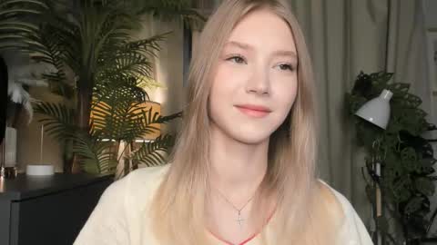 Snapshot of eternity_cuite chatting on 21, 11, 2025 Natalie online show from 21, 11, 2025