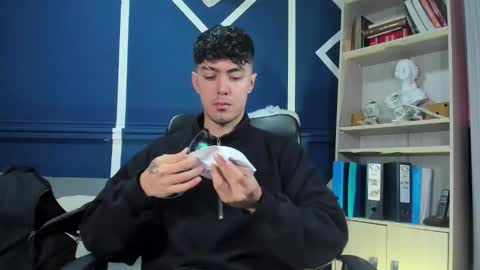 Etham online show from 15, 11, 2025