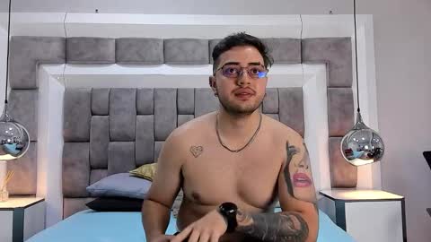 Snapshot of ethan_greys chatting on 15, 11, 2025 ethan_greys online show from 15, 11, 2025