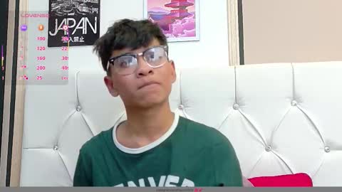 Snapshot of ethan_westt chatting on 6, 11, 2025 Ethan online show from 6, 11, 2025