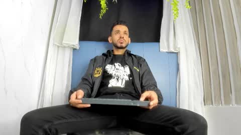 Snapshot of ethangrey_ chatting on 10, 1, 2026 Ethan Grey online show from 10, 1, 2026