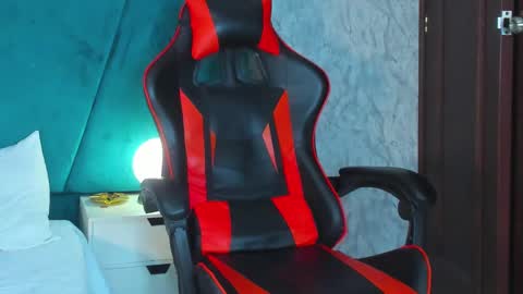 ethanlowell online show from 1, 2, 2025