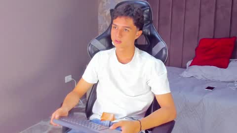 ethanlowell online show from 21, 2, 2025