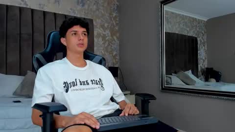 ethanlowell online show from 20, 11, 2025