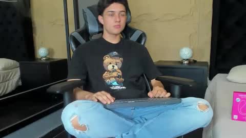 ethanlowell online show from 27, 11, 2025