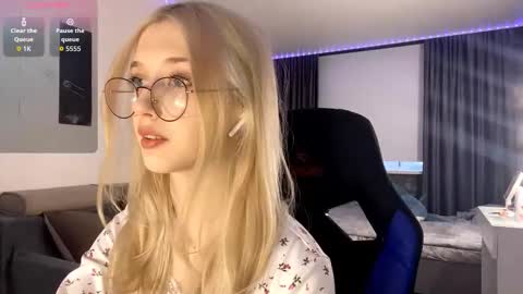 Snapshot of eufemiazurawski chatting on 25, 3, 2026 Tali online show from 25, 3, 2026