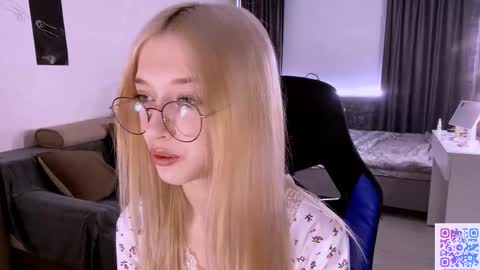 Snapshot of eufemiazurawski chatting on 27, 3, 2026 Tali online show from 27, 3, 2026