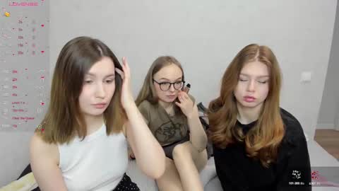 Veronica Tiia Lilith left to right online show from 27, 2, 2025