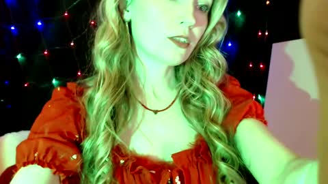 Snapshot of euphoria055 chatting on 21, 12, 2024 Liana online show from 21, 12, 2024
