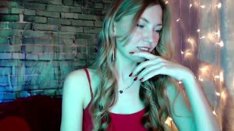 Snapshot of euphoria055 chatting on 4, 1, 2025 Liana online show from 4, 1, 2025