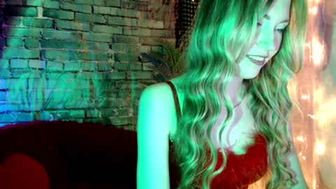 Snapshot of euphoria055 chatting on 8, 1, 2025 Liana online show from 8, 1, 2025