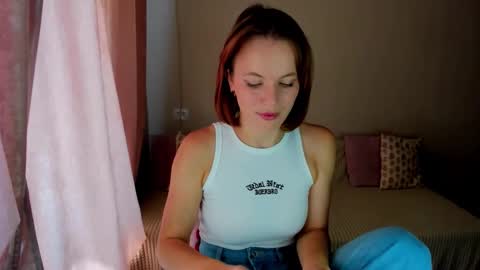 eva_aaaa online show from 10, 9, 2025
