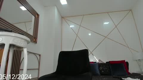 EVA COLUCCY online show from 5, 12, 2024