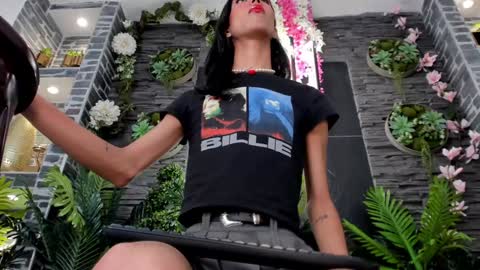 EVA COLUCCY online show from 3, 1, 2025