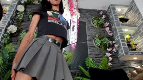 EVA COLUCCY online show from 3, 1, 2025