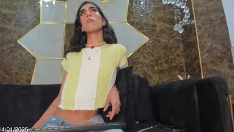 EVA COLUCCY online show from 14, 1, 2025