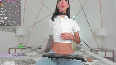 EVA COLUCCY online show from 22, 1, 2025