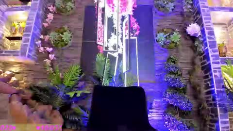 EVA COLUCCY online show from 10, 3, 2025