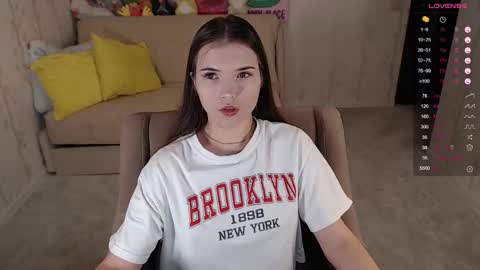 Snapshot of eva_davie chatting on 12, 10, 2025 Eva online show from 12, 10, 2025