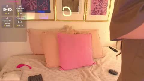 Evaa Depp online show from 15, 2, 2025