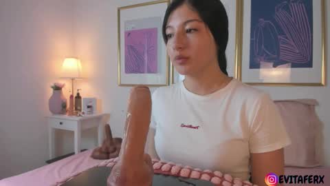 Evaa Depp online show from 24, 9, 2025