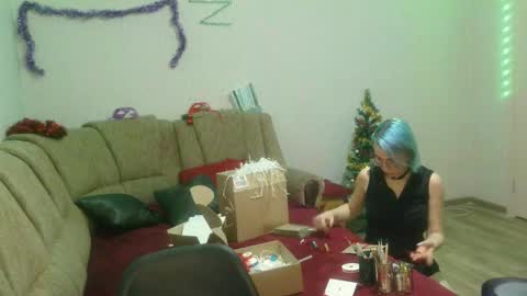 eva_forrest online show from 21, 12, 2024