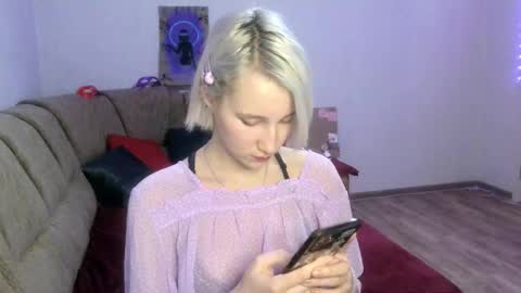 eva_forrest online show from 24, 1, 2025