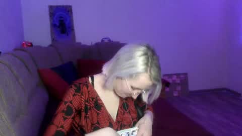 eva_forrest online show from 30, 1, 2025