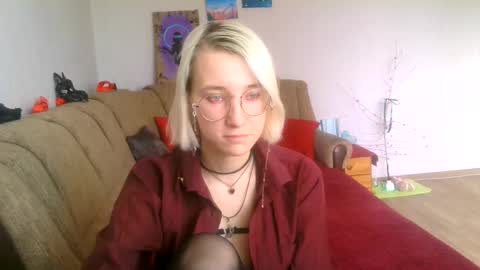 eva_forrest online show from 14, 2, 2025