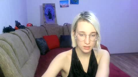 eva_forrest online show from 28, 2, 2025