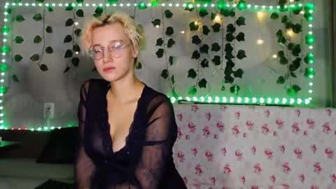 eva_forrest online show from 19, 9, 2025