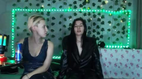 eva_forrest online show from 5, 10, 2025