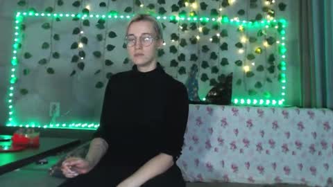 eva_forrest online show from 7, 10, 2025