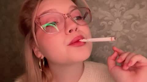Snapshot of eva_kittenn chatting on 20, 9, 2025 eva_kittenn online show from 20, 9, 2025