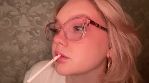 Snapshot of eva_kittenn chatting on 25, 9, 2025 eva_kittenn online show from 25, 9, 2025