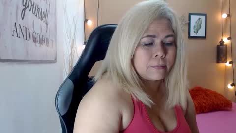 eva_love49 online show from 2, 12, 2025