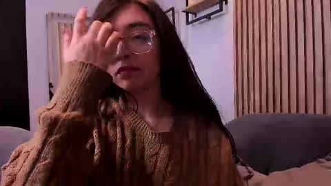Angelinne online show from 10, 9, 2025