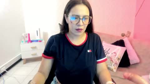 Eva  online show from 18, 3, 2026