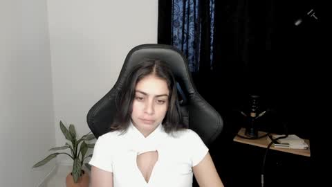 eva_monn online show from 4, 1, 2025