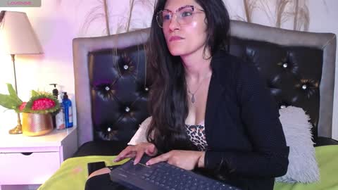 Eva Notty  online show from 4, 1, 2025
