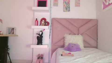 Snapshot of eva_sin18 chatting on 17, 3, 2026 Eva Sin online show from 17, 3, 2026