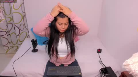 Snapshot of eva_sweet2 chatting on 19, 12, 2024 Estefania online show from 19, 12, 2024