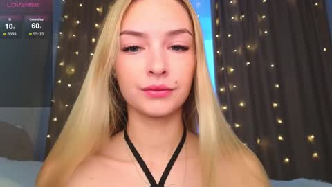 Hello Im Eva online show from 5, 1, 2025