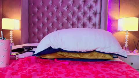 EVA CLOEE online show from 14, 2, 2025