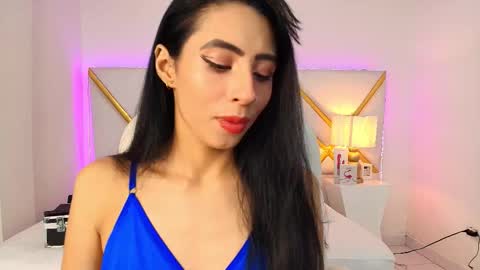 EVA CLOEE online show from 16, 9, 2025