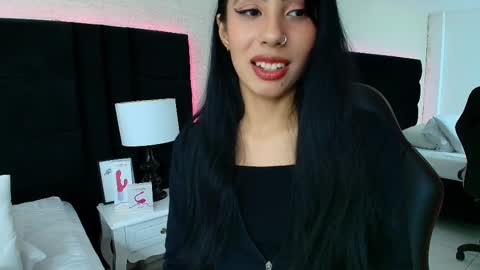 EVA CLOEE online show from 26, 9, 2025