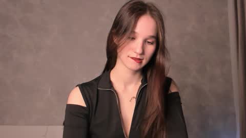  E V A  online show from 7, 2, 2026