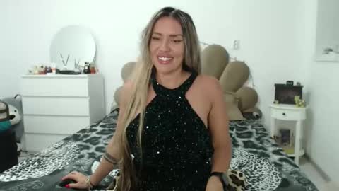 EvaBomb online show from 10, 9, 2025