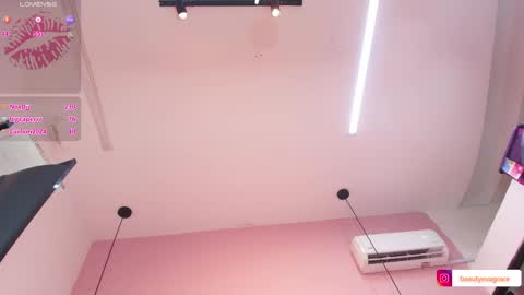 Eva Grace  online show from 6, 3, 2025