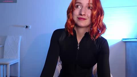 Snapshot of evahailey_ chatting on 8, 11, 2025 Eva online show from 8, 11, 2025